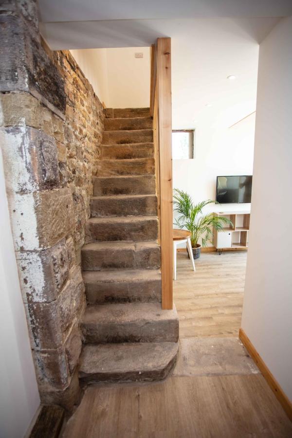 Stunning Stone Coach House Apartment Marple ภายนอก รูปภาพ